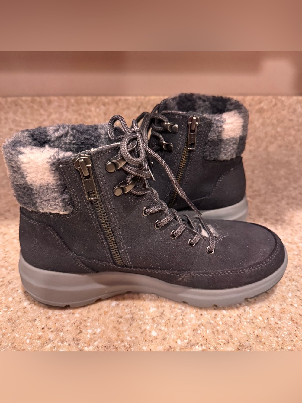 Women’s Skechers Air Cooled Goga Mat Gray Lace-Up Winter Ankle Boots w Faux Fur